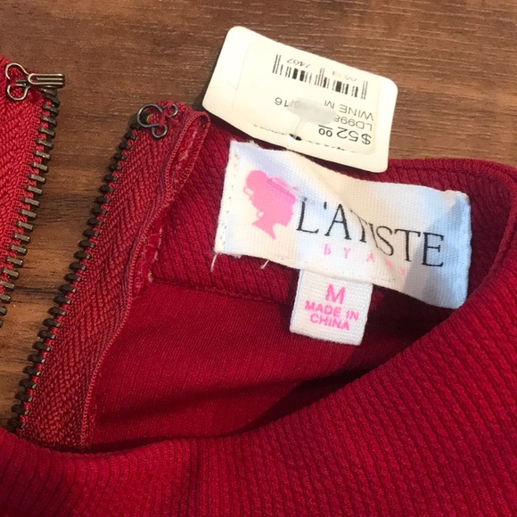 Red dress - Picture 2 of 2